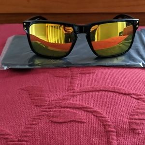 Oakley limited edition Shaun White Holbrook